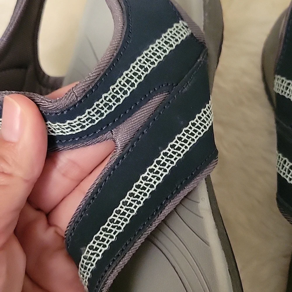 Dr. Scholl's Women's Navy Strappy Sandals. Gel Cushion Size 6M. - Picture 4 of 15